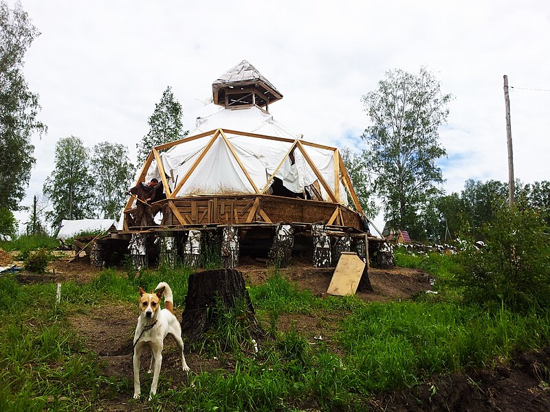 File:Строящийся дом в поселке УНИВЕРСИТЕТСКИЙ рядом с Академгородком Новосибирска 13.jpg