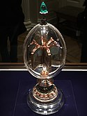 15 - Richmond - VMFA - Uovo di Pasqua in cristallo di rocca imperiale con miniature girevoli (1896) (39923872531) (ritagliato) .jpg