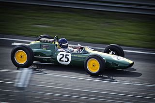 <span class="mw-page-title-main">Lotus 25</span> Racing car model