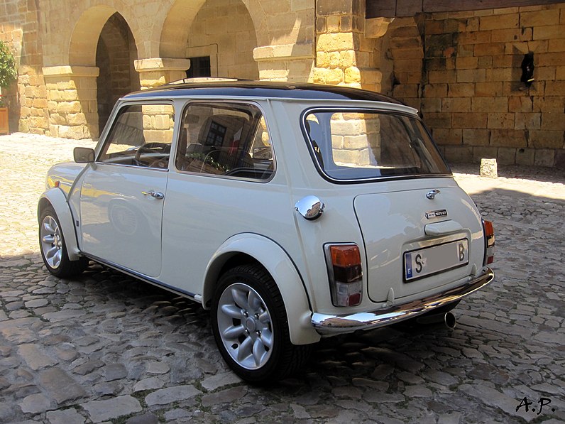 796px-1973_Authi_Mini_1275_GT_%284644727514%29.jpg