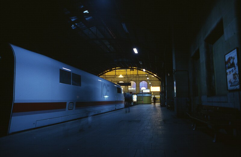 File:1991 11 99 ICE Wiesbaden Hbf 02.jpg