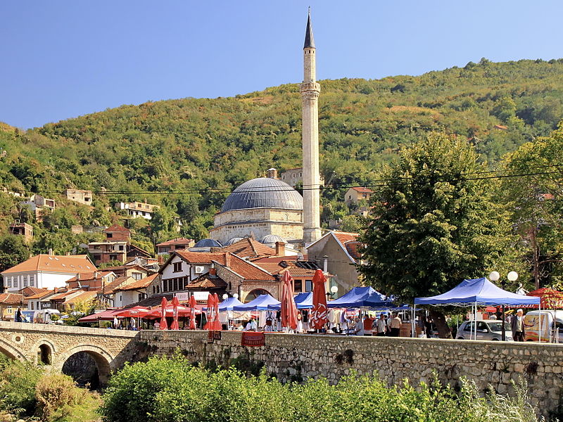 File:2011 Prizren, Meczet Sinana Paszy 01.JPG