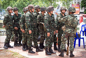 2014 0526 Thaimaan vallankaappaus Chang Phueak Gate Chiang Mai 01.jpg