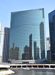 333 Wacker Drive, Chicago in May 2016.jpg