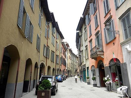 Via Pignolo, one of the charming streets of the lower town