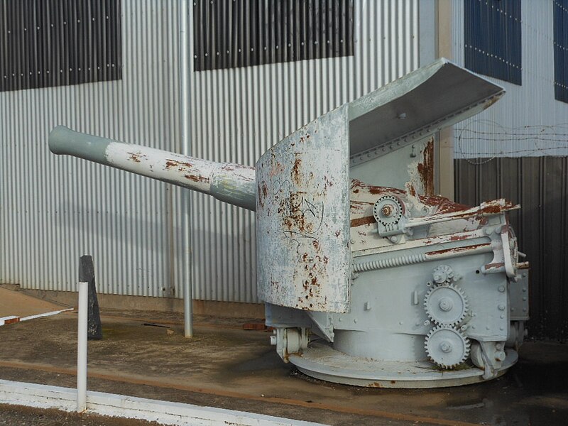 File:6 inch gun from HMAS Protector at Birkenhead Flickr 6055910302.jpg