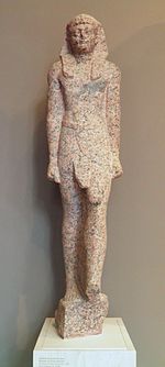 Alexandr Veliký jako faraon, řecko-egyptský, c.  300 př. n. l., Liebieghaus museum, Frankfurt (8395491458).jpg