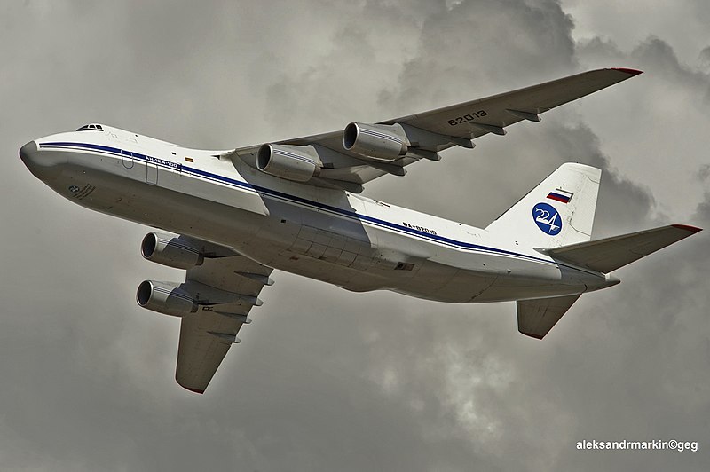 File:An-124-100 RA-82013 (8204121224).jpg