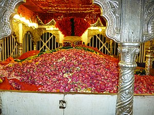 An original view of Laal Shahbaz Qalandar on 29-04-2012.JPG