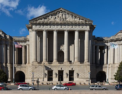 Cómo llegar a Andrew W Mellon Auditorium en transporte público - Sobre el lugar