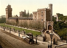 The Animal Wall in front of Cardiff Castle (c. 1890)