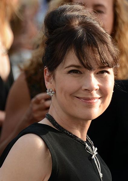 Anne Dorval received positive reviews for her performance and won the Canadian Screen Award for Best Actress.