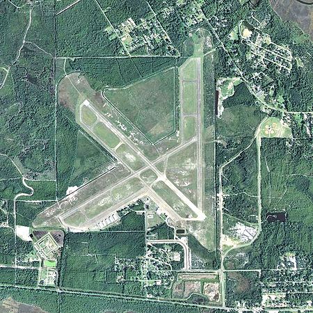 Apalachicola Regional Airport - 2006 - USGS.jpg