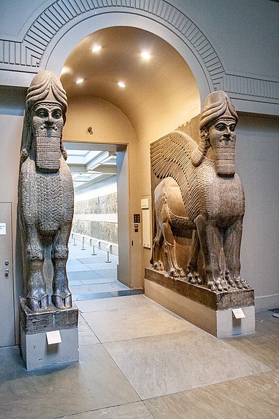 Fájl:Assyrian human-headed bull and lion in the British Museum.jpg