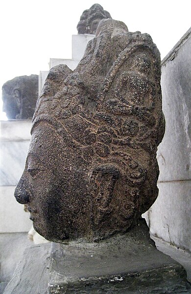 File:Avalokiteshvara head Aceh Srivijaya 3.JPG