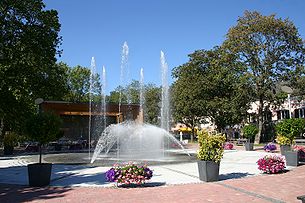 Springbrunnen und Musikpavillon