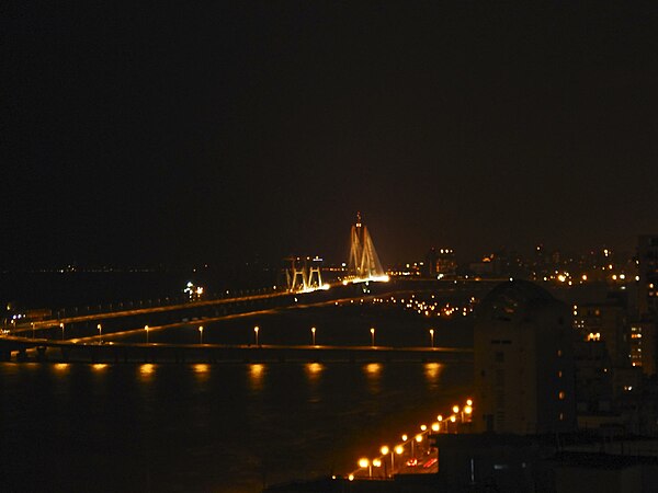 Image: Bandra Worli Sea Link at night