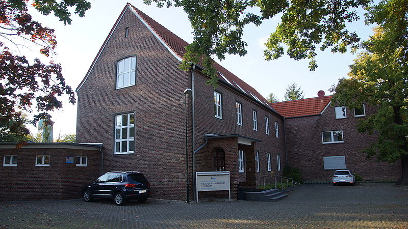 File:Baudenkmal alte Schule Neu-Bottenbroich Buchenweg.jpg