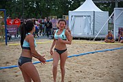 Deutsch: Beachhandball bei den Olympischen Jugendspielen 2018; Tag 5, 10. November 2018; Mädchen, Hauptrunde - Ungarn-Paraguay 2:0 English: Beach handball at the 2018 Summer Youth Olympics at 11 October 2018 – Girls Main Round – Hungary-Paraguay 2:0