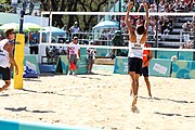 Deutsch: Beachvolleyball bei den Olympischen Jugendspielen 2018; Tag 8, 14. Oktober 2018; Mädchen, Achtelfinale – Mexiko-China 0:2 (15–21/16–21) English: Beach volleyball at the 2018 Summer Youth Olympics at 14 October 2018 – Girls Round of 16 – Mexico-China 0:2 (15–21/16–21)