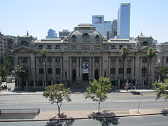 Biblioteca Nacional de Chile (Vista Frontal).JPG