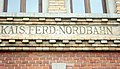 Napis Kolej Północna Cesarza Ferdynanda na fasadzie bielskiego dworca