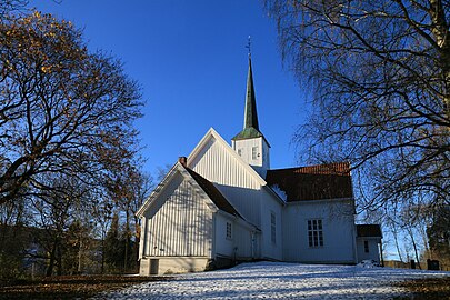Biri kirke gereja dengan salju Oppland Norway3.jpg