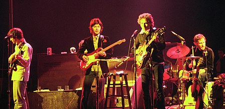 Tập tin:Bob Dylan and The Band - 1974.jpg