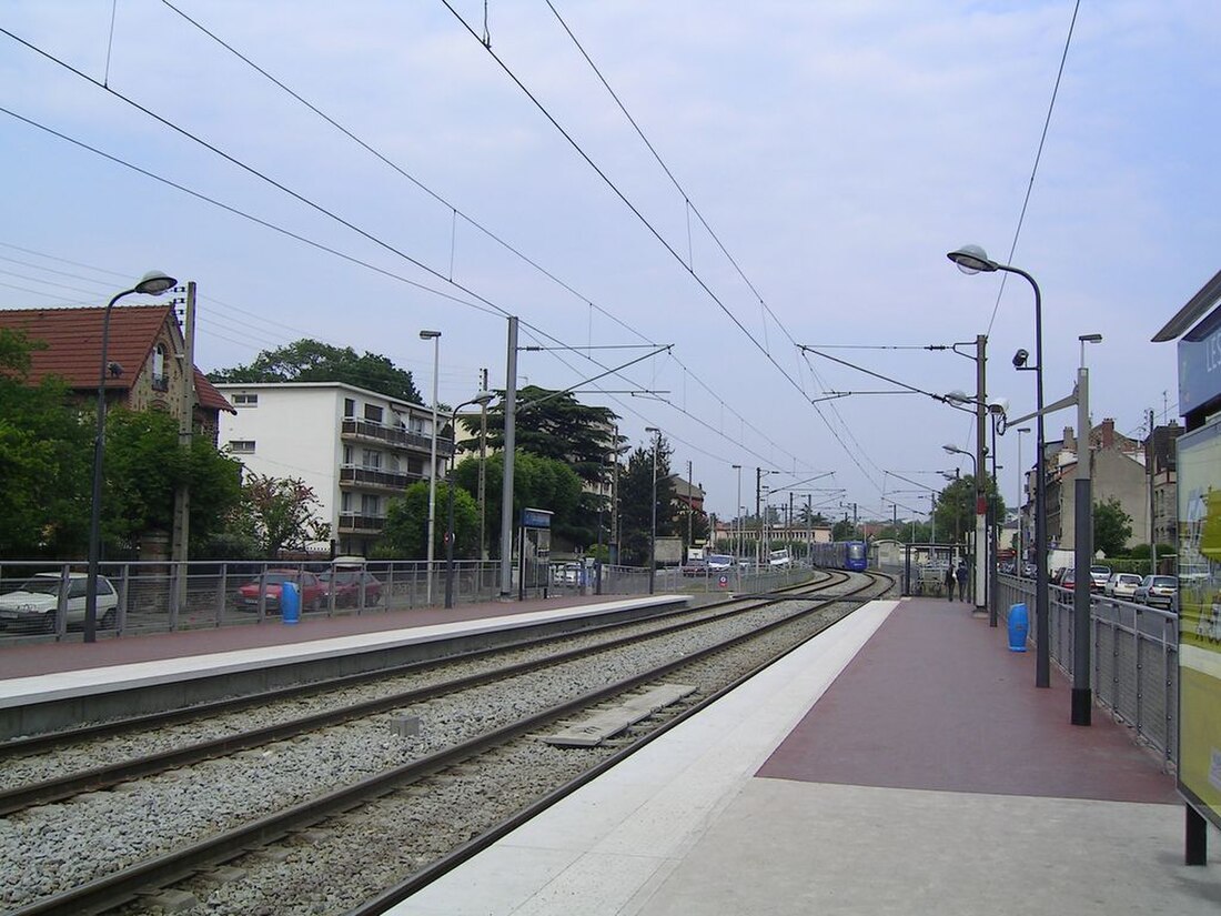 Les Coquetiers railway station