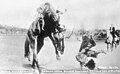 Im Jahr 1915: Das Cowgirl Bonnie McCarroll in einem Rodeo, einem Cowboy-Wettstreit