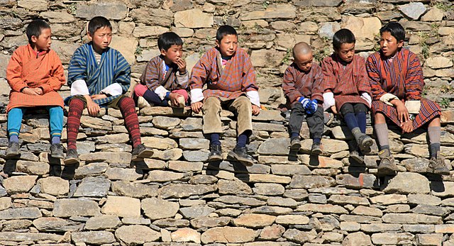 640px-Boys_in_Bhutan_national_dress.jpg