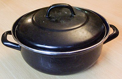 A Dutch oven, or braadpan, as it is used in the Netherlands today