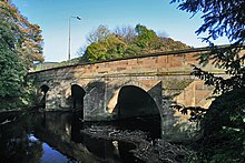Jembatan di atas sungai Derwent di Rowsley - geograph.org.inggris - 591671.jpg