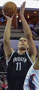 Brook Lopez împotriva Bobcats.jpg