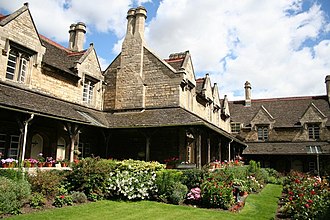 The garden Browne's Hospital Almshouses - geograph.org.uk - 616821.jpg