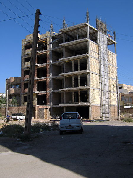 File:Building under construction - Molla Sadra blv - Nishapur 6.JPG
