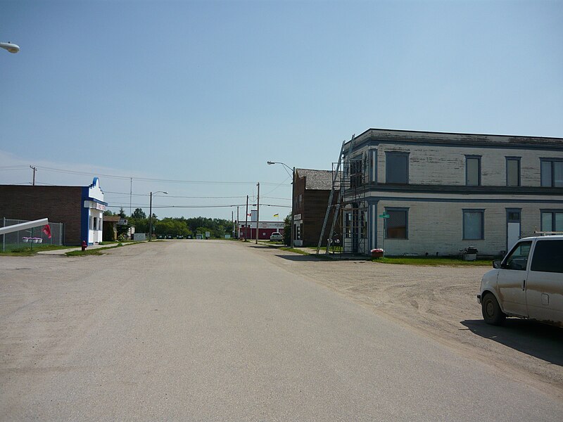 File:Business District Dundurn Saskatchewan.jpg