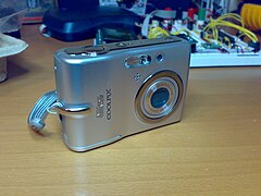 Càmera Nikon Coolpix L10 (2405574011).jpg