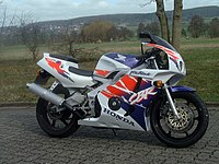 Honda cbr 100 rr wiki #6