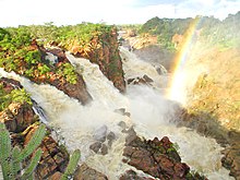 Cachoeira de Paulo Afonso em fluxo alto após abertura de comportas de barragens yang montante.jpg