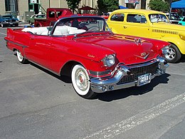 Un 1957 Cadillac Series 62 Cabrio