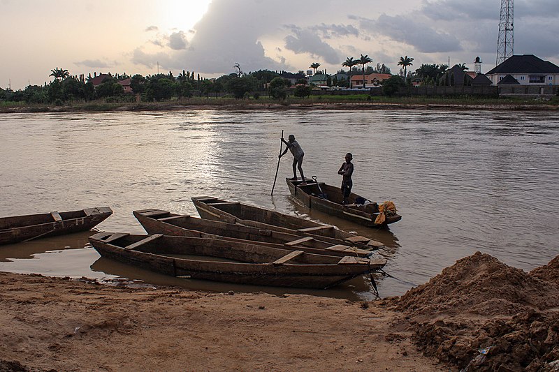 File:Canoe crossing River Kaduna.jpg