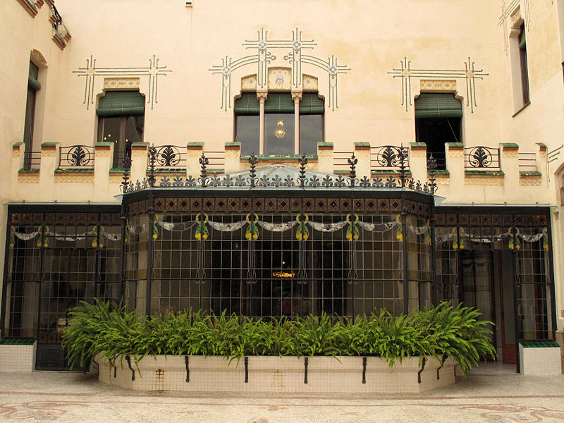 File:Casa Alegre de Sagrera, galeria.jpg