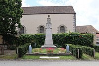 Le monument aux morts.