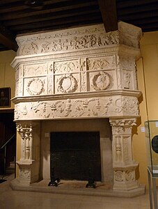 Cheminee monumentale-Musee barrois (2).jpg