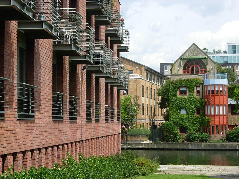 File:City Road Basin - geograph.org.uk - 2478793.jpg