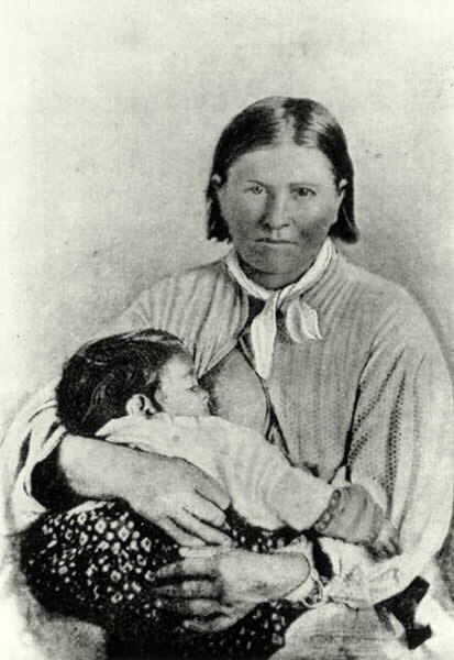 Cynthia Ann Parker and her daughter, Topʉsana (Prairie Flower), in 1861