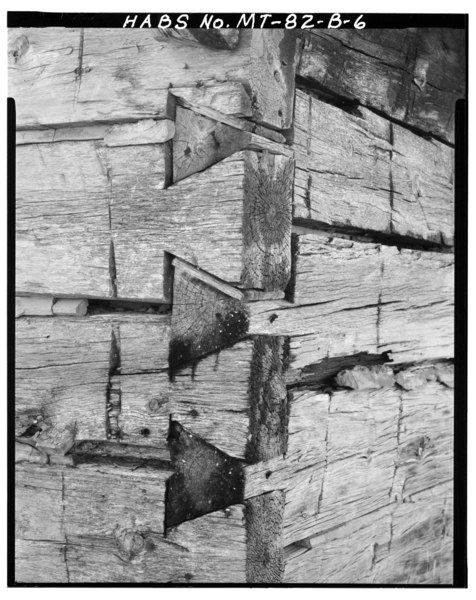 File:DETAIL OF DOVETAIL CORNER NOTCHING AT NORTHWEST CORNER OF HOUSE - Doc Taylor Place, House, East Fork of Armells Creek, Colstrip, Rosebud County, MT HABS MONT,44-COLS.V,1B-6.tif