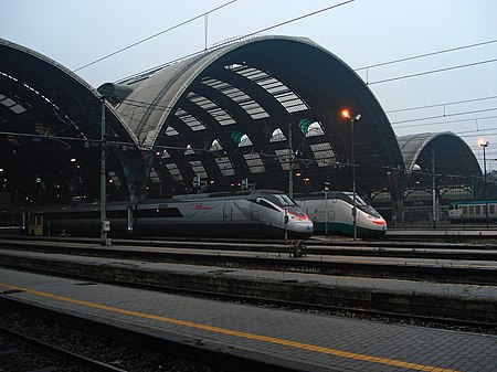 DSC02044 Uscita Stazione centrale di Milano - Foto Giovanni Dall'Orto 1-1-2007.jpg