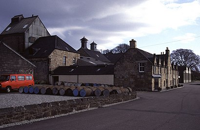 How to get to Dalmore Distillery with public transport- About the place
